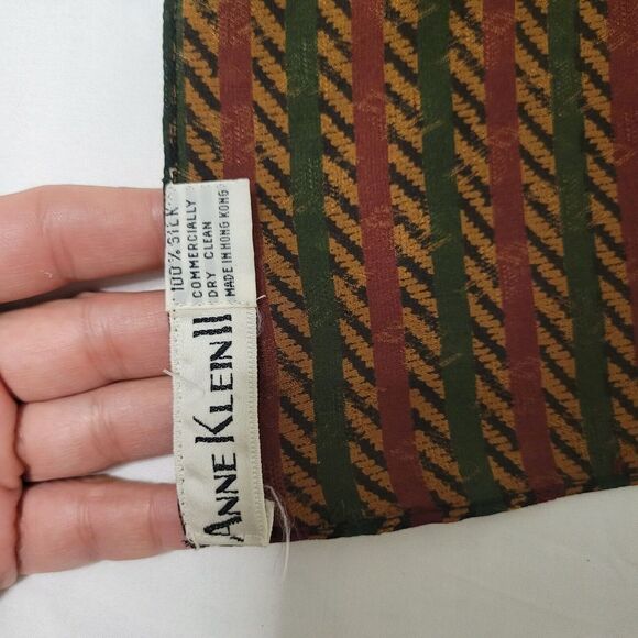 anne klein 100% Silk pocket square Made In Hong Kong - Picture 3 of 4